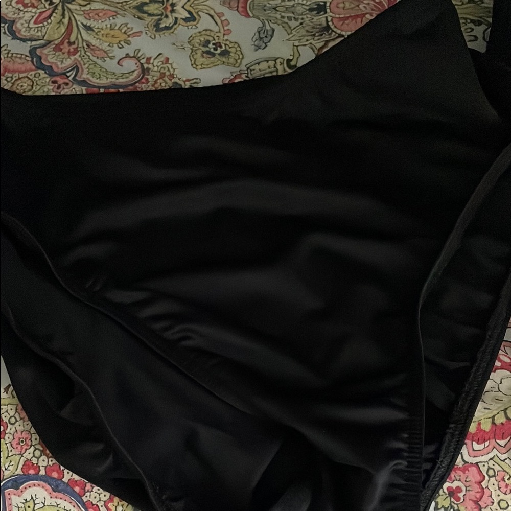 Elegant Black Women's Swimwear